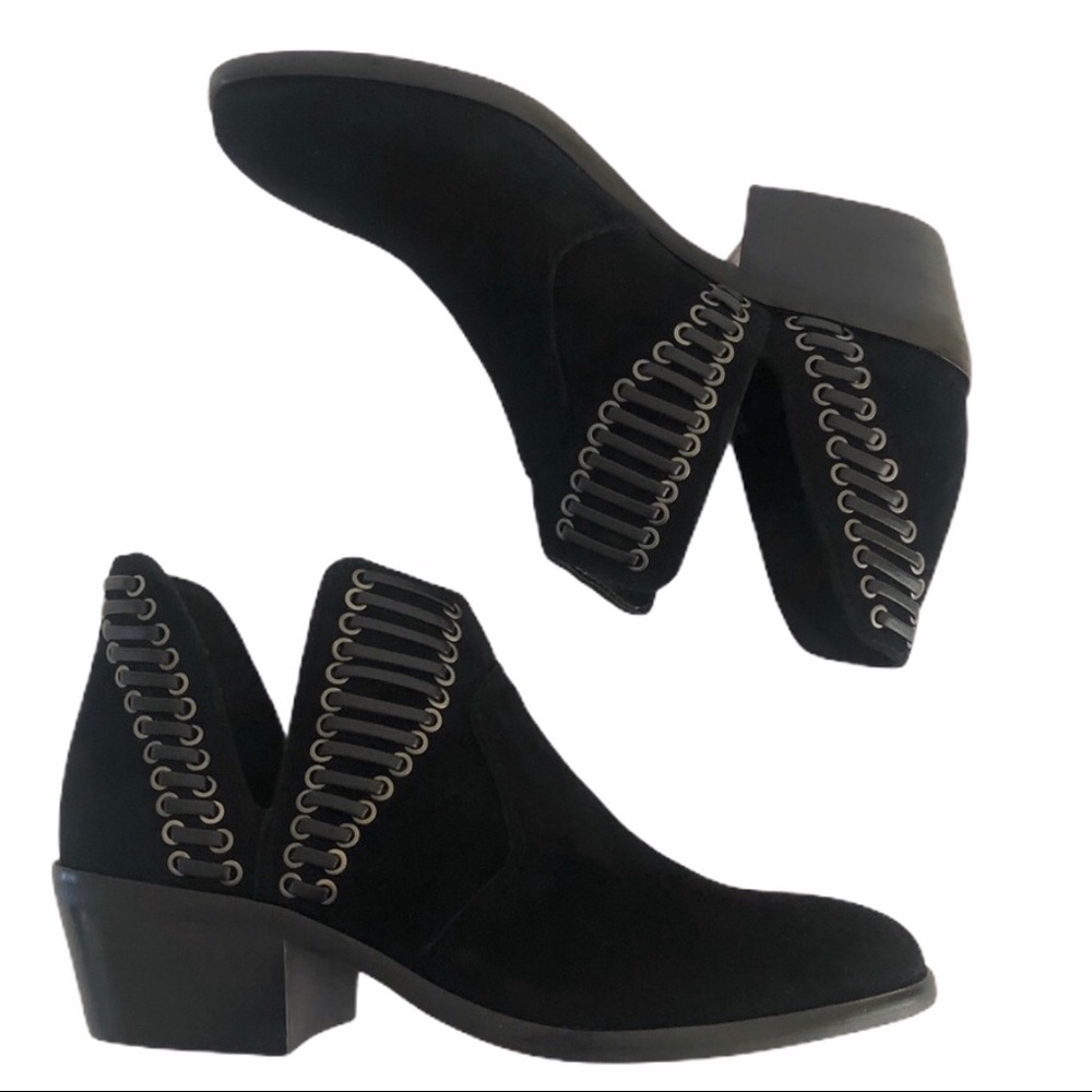 NWT Vince Camuto Pevista Black Ankle Booties